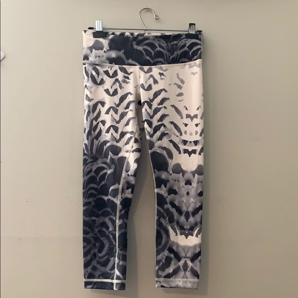 lululemon athletica Pants - Lululemon ombré style crop